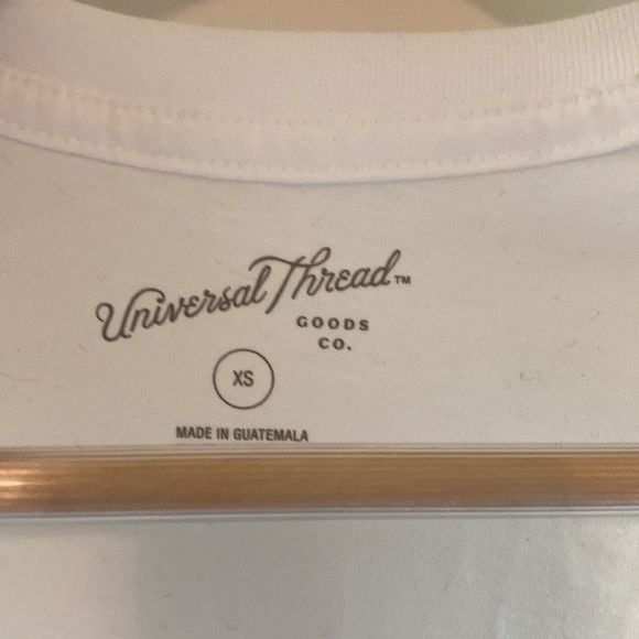 Universal Thread White V Neck Tee XS New - Picture 2 of 4
